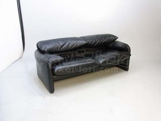 cassina/カッシーナ Maralunga/マラルンガ2Pワイドソファ ヴィコマジストレッティ 埼玉県加須市にて買取。